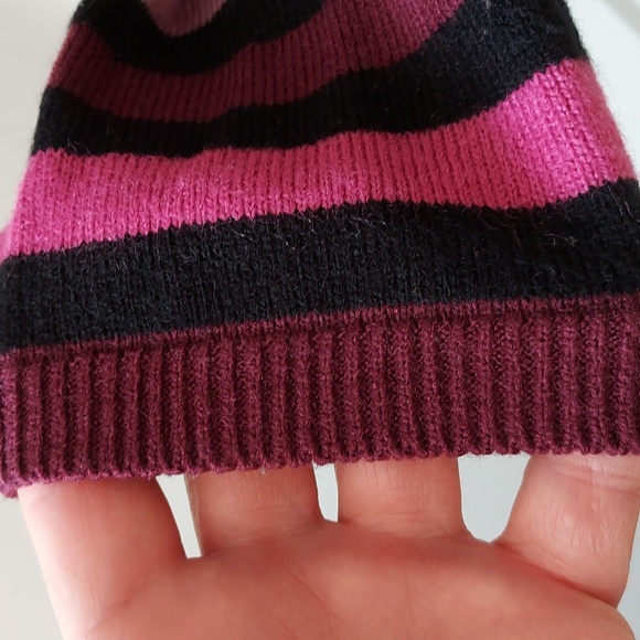 Croft & Barrow large long sleeve top/sweater maroon w/pinks black - Picture 3 of 14